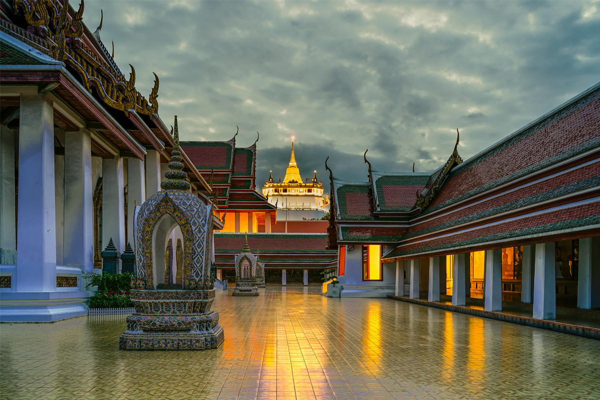 Wat Saket or Phu Khao Thong